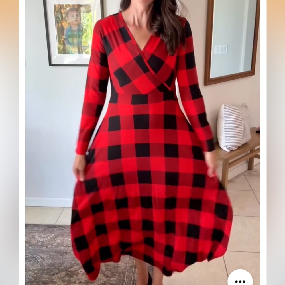 Elegant Red and Black Checkered Maxi Dress